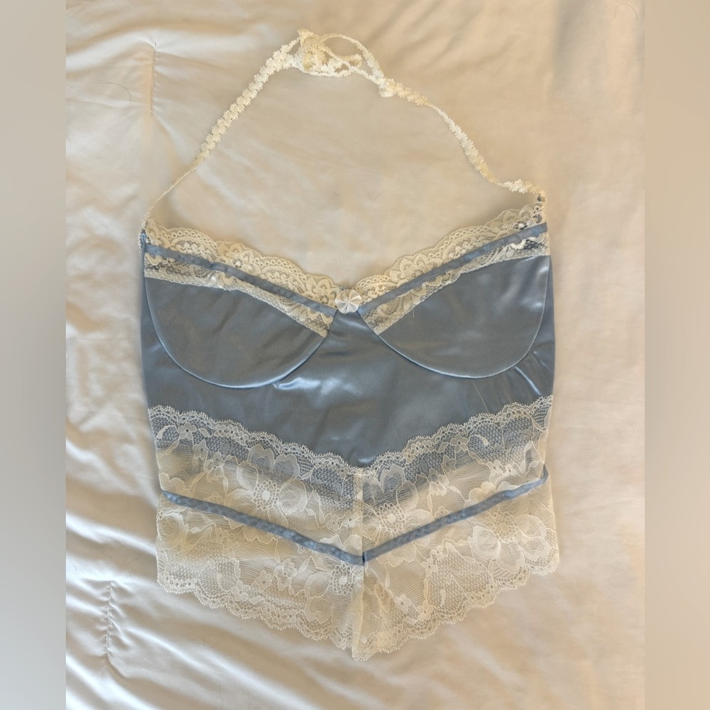 Lace trimmed Y2K crop top